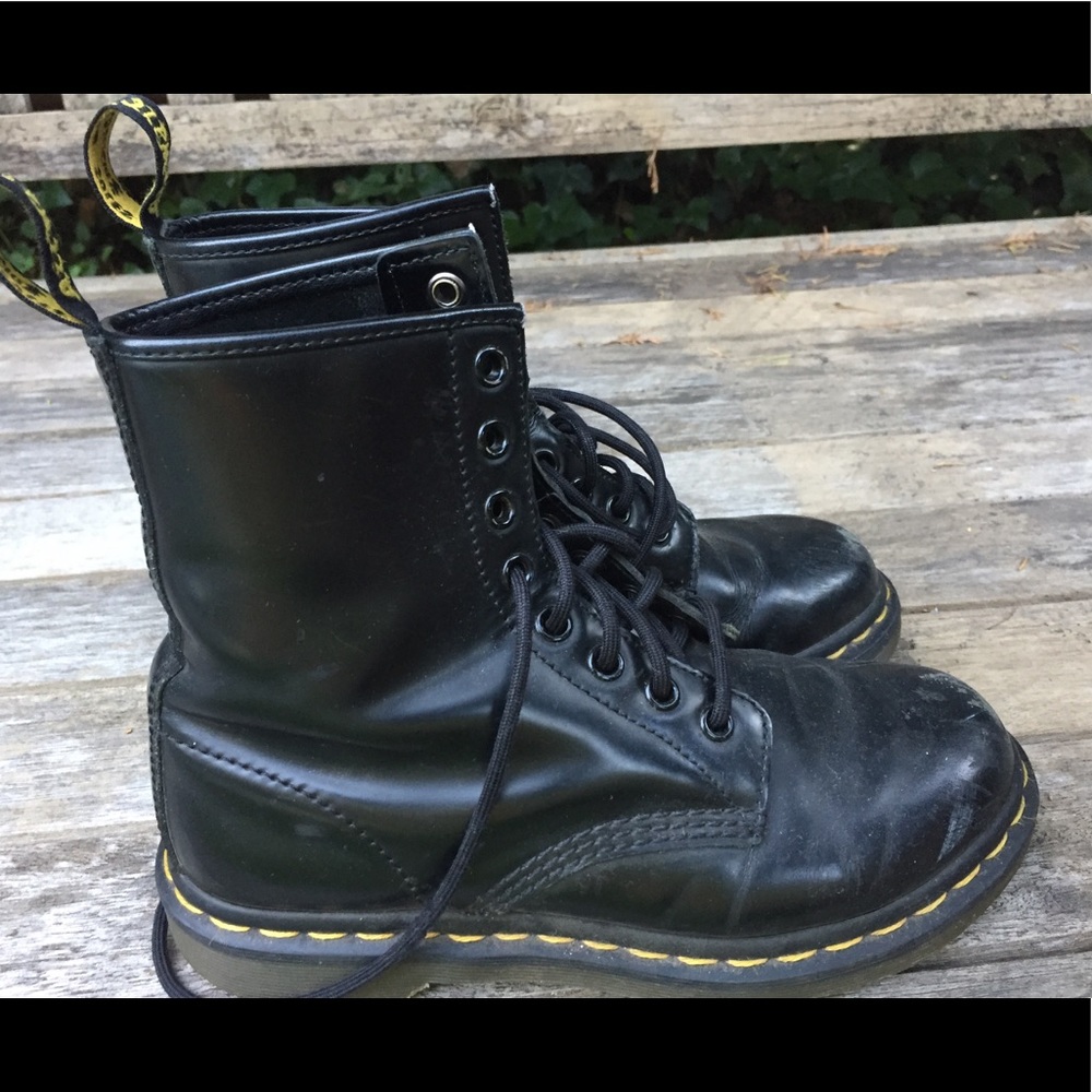BLACK DOC MARTEN BOOTS